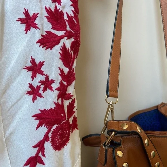 Embroidered white/red blouse M - Picture 4 of 5